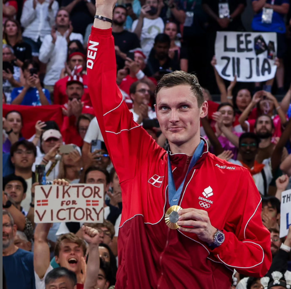 Viktor Axelsen Vermögen & Gehalt 2024: Wie viel verdient der Badminton-Superstar? 🏸