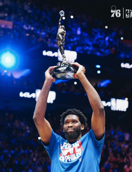 Joel Embiid Größe